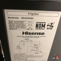 Lote 043 - Frigobar marca HISENSE - Imagen 6