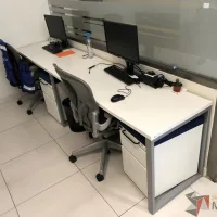 Lote 018 - Mesa de trabajo para 2 personas - Imagen 5