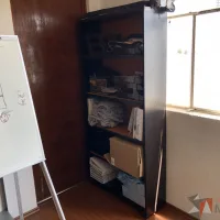 Lote 022 - Librero con 4 entrepaños - Imagen 3