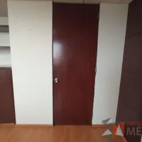 Lote 021 - 5 Puertas de madera, con chapa. - Imagen 5