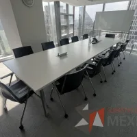 Lote 001 - Mesa de sala de juntas para 12 personas