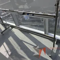 Lote 002 - Pizarrón blanco para plumón con estructura metálica - Imagen 3