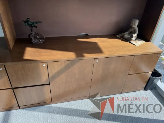 Lote 007 - 2 Credenzas, Gabinete superior y Gabinete de 1 puerta con 5 repisas - Imagen 8