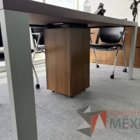 Lote 008 - Mesa de sala de juntas para 6 personas - Imagen 4