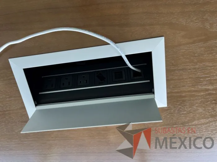 Lote 008 - Mesa de sala de juntas para 6 personas - Imagen 6