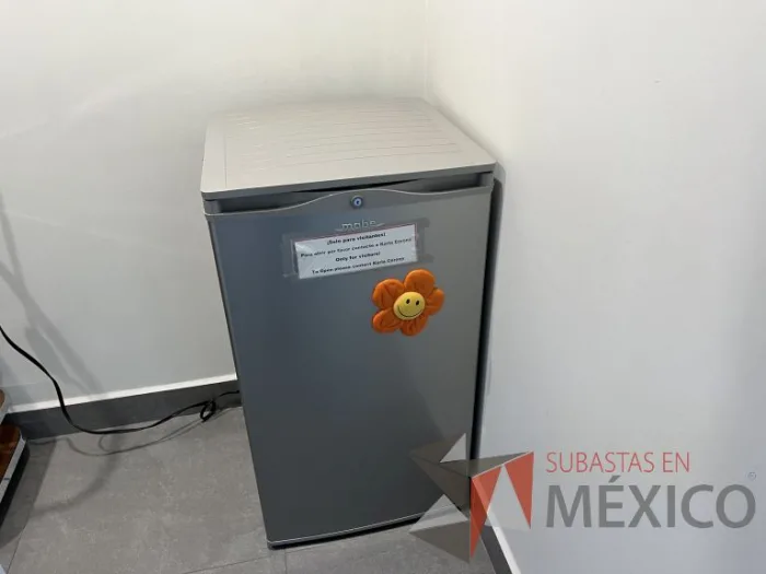 Lote 013 - Frigobar, MABE - Imagen 2