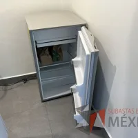 Lote 013 - Frigobar, MABE - Imagen 5