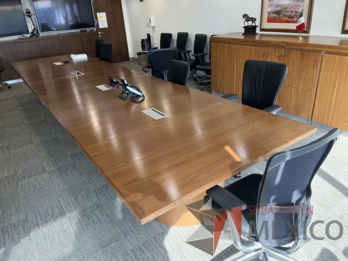 Lote 015 - Mesa de sala de juntas para 15 personas - Imagen 8