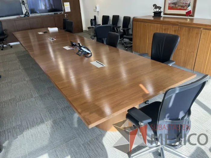 Lote 015 - Mesa de sala de juntas para 15 personas - Imagen 9