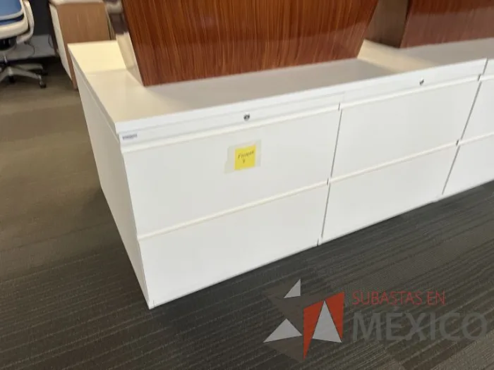 Lote 025 - Credenza de 4 cajones color blanco - Imagen 3