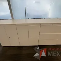 Lote 029 - Gabinete de 4 puertas y 3 cajones color blanco - Imagen 3