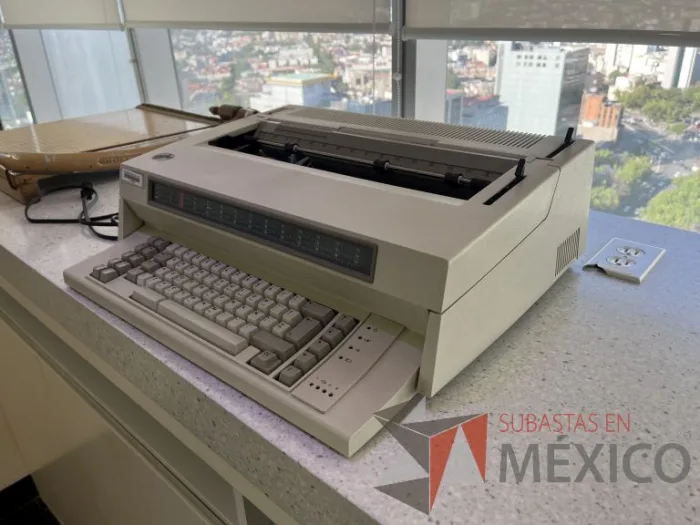 Lote 032 - Maquina de escribir, IBM - Imagen 3