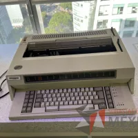 Lote 032 - Maquina de escribir, IBM - Imagen 4