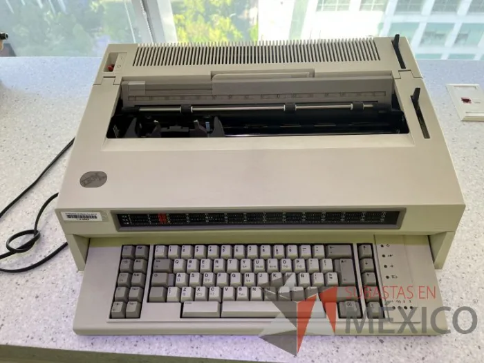 Lote 032 - Maquina de escribir, IBM - Imagen 7