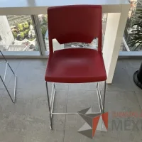 Lote 093 - 3 Bancos altos con descansa pies, asiento y respaldo color rojo