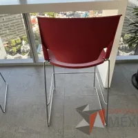 Lote 093 - 3 Bancos altos con descansa pies, asiento y respaldo color rojo - Imagen 2