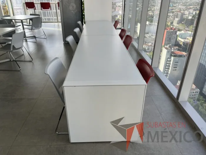 Lote 047 - Mesa de trabajo para 4 personas color blanco - Imagen 7