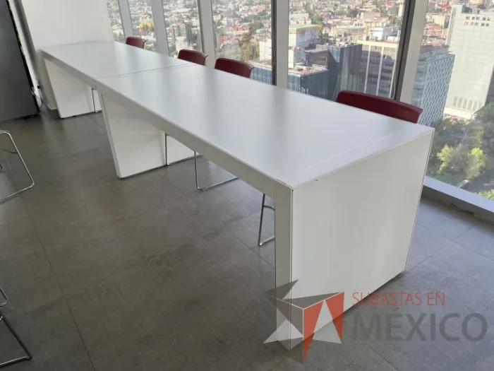 Lote 047 - Mesa de trabajo para 4 personas color blanco - Imagen 3