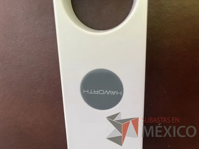 Lote 056 - Mesa plegable con ruedas y cubierta color blanco - Imagen 6