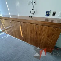Lote 057 - Credenza de 5 puertas color café - Imagen 8