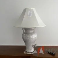 Lote 058 - Lampara con base de acrílico - Imagen 6