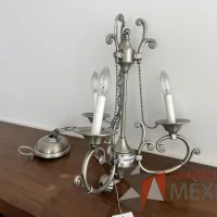 Lote 060 - Candelabro de techo metálico de 3 focos