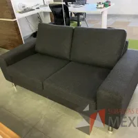 Lote 063 - Sillón de 2 plazas con asiento y respaldo en tela  color negro - Imagen 3