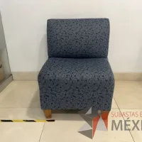 Lote 003 - 2 Sillones de 1 plaza con asiento y respaldo en tela color azul - Imagen 5
