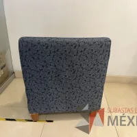 Lote 003 - 2 Sillones de 1 plaza con asiento y respaldo en tela color azul - Imagen 3