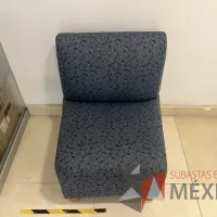 Lote 003 - 2 Sillones de 1 plaza con asiento y respaldo en tela color azul - Imagen 2