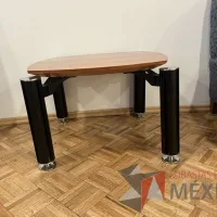Lote 003 - Mesa de apoyo con 4 patas y cubierta color madera - Imagen 4