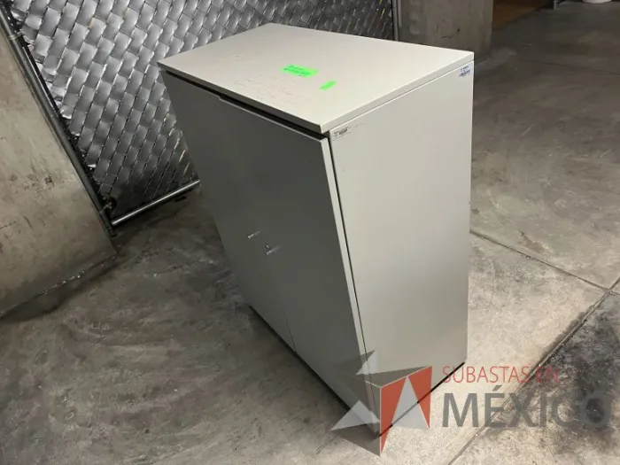 Lote 070 - Gabinete de 2 puertas color gris - Imagen 3