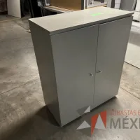 Lote 070 - Gabinete de 2 puertas color gris - Imagen 4