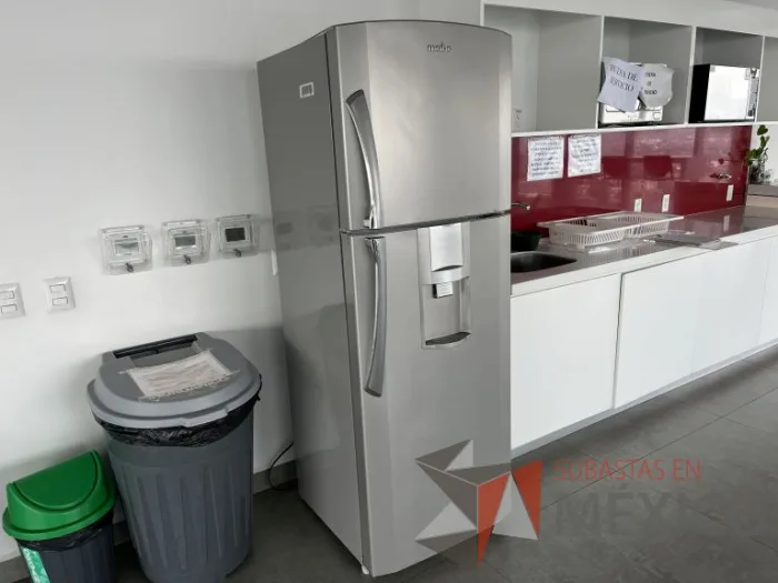 Lote 156 - Refrigerador marca Mabe - Imagen 4