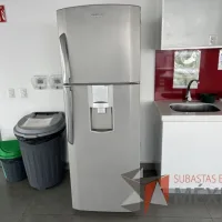 Lote 156 - Refrigerador marca Mabe