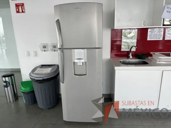 Lote 156 - Refrigerador marca Mabe