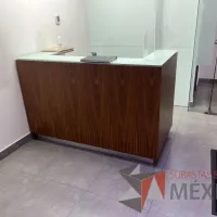 Lote 161 - Mueble de recepción color café con cubierta de vidrio - Imagen 8