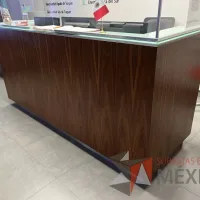 Lote 162 - Mueble de recepción para 2 personas color café con cubierta de vidrio - Imagen 12