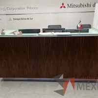 Lote 162 - Mueble de recepción para 2 personas color café con cubierta de vidrio - Imagen 8