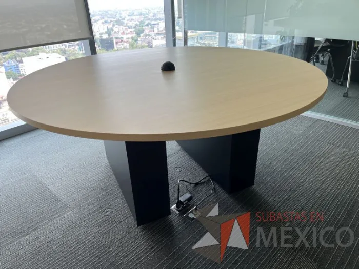 Lote 038 - Mesa de trabajo circular con base color negro - Imagen 5