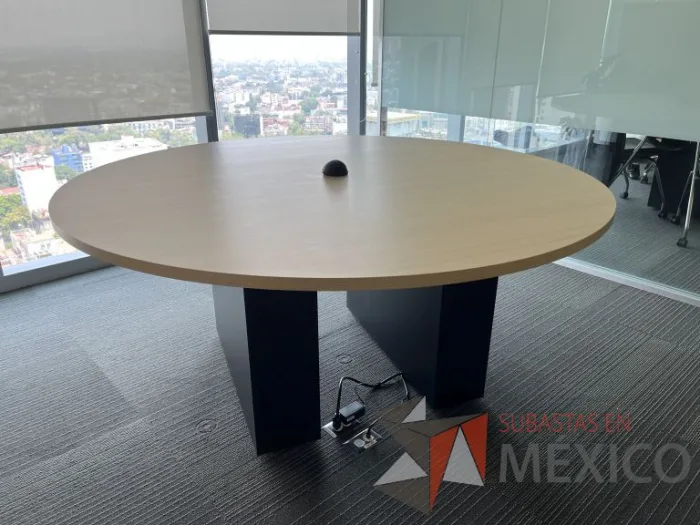 Lote 038 - Mesa de trabajo circular con base color negro - Imagen 6
