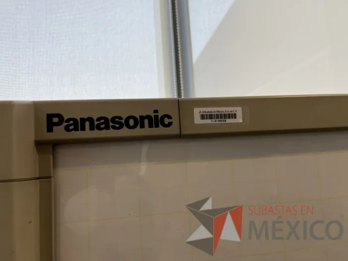 Lote 165 -Pizarrón electrónico con estructura metálica - Imagen 4