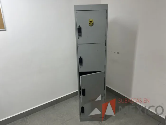 Lote 014 - Locker metálico alto color gris de 4 puertas - Imagen 3