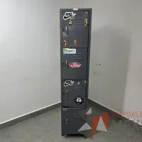 Lote 006 - Locker metálico alto color gris de 4 puertas - Imagen 3