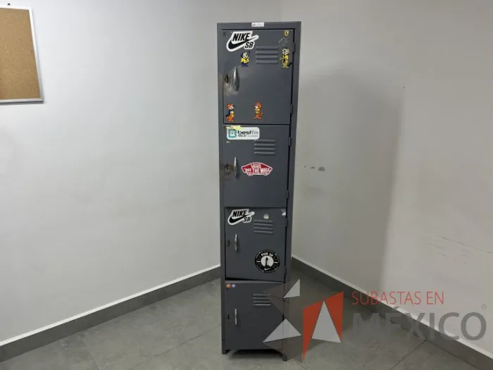 Lote 006 - Locker metálico alto color gris de 4 puertas - Imagen 3