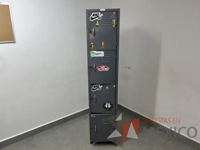 Lote 006 - Locker metálico alto color gris de 4 puertas - Imagen 4