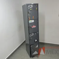 Lote 006 - Locker metálico alto color gris de 4 puertas