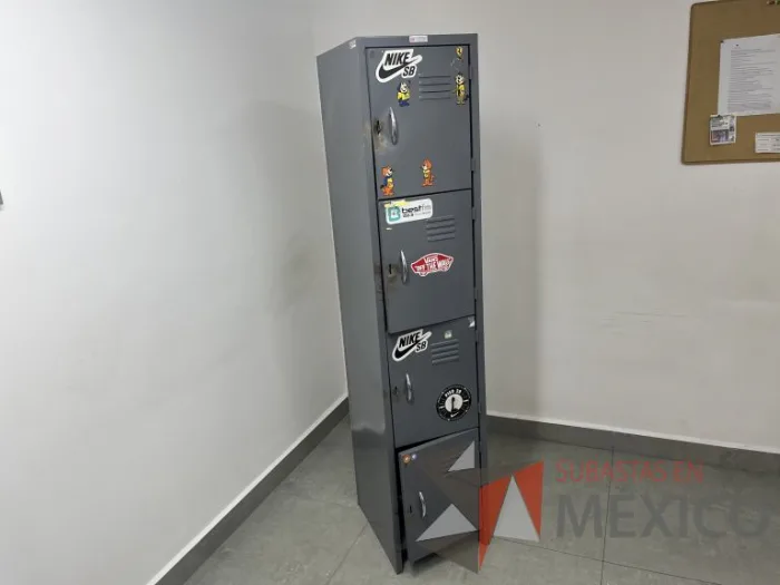 Lote 006 - Locker metálico alto color gris de 4 puertas - Imagen 6