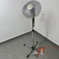Lote 016 - Ventilador de aspas color blanco - Imagen 2