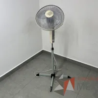 Lote 016 - Ventilador de aspas color blanco